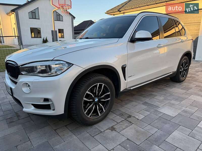 Позашляховик / Кросовер BMW X5 2015 в Черкасах