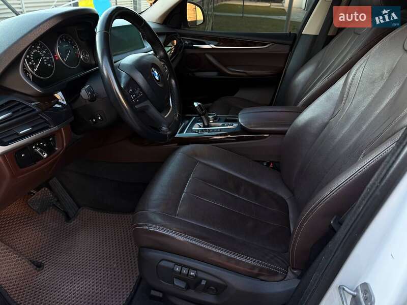 Позашляховик / Кросовер BMW X5 2015 в Черкасах