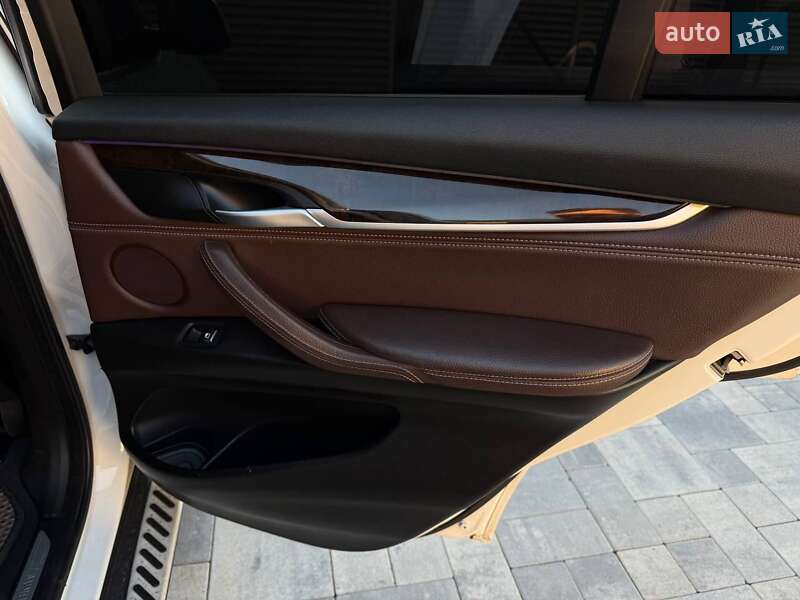 Позашляховик / Кросовер BMW X5 2015 в Черкасах