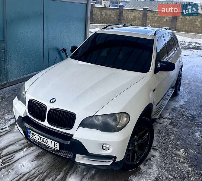 Позашляховик / Кросовер BMW X5 2008 в Дубні