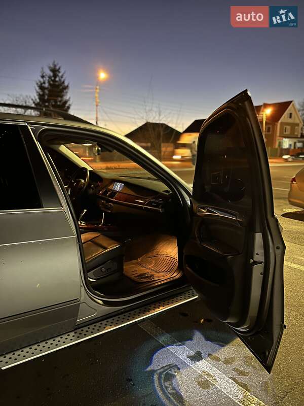 Позашляховик / Кросовер BMW X5 2013 в Києві