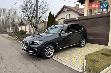 Внедорожник / Кроссовер BMW X5 2019 в 