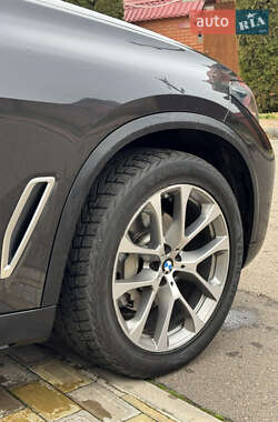 Внедорожник / Кроссовер BMW X5 2019 в 