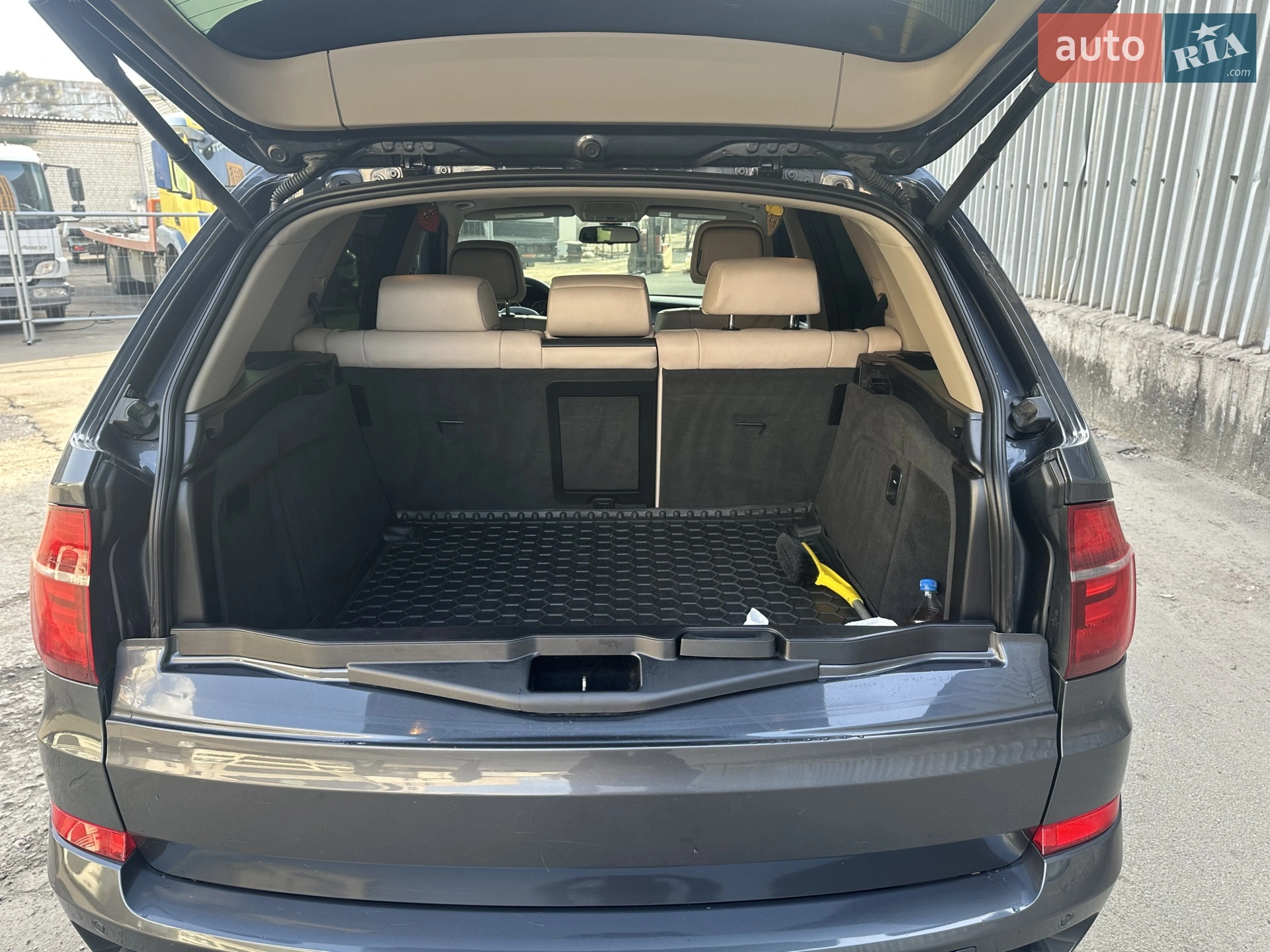 2010 BMW X5 - мініатюра 14