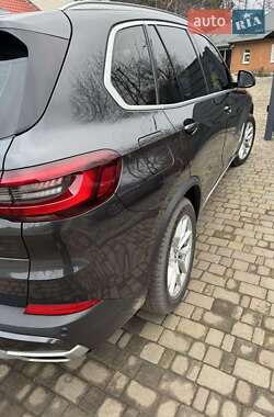 Позашляховик / Кросовер BMW X5 2021 в 