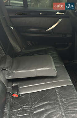Внедорожник / Кроссовер BMW X5 2001 в 