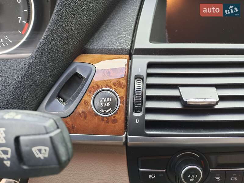 Внедорожник / Кроссовер BMW X5 2011 в Трускавце
