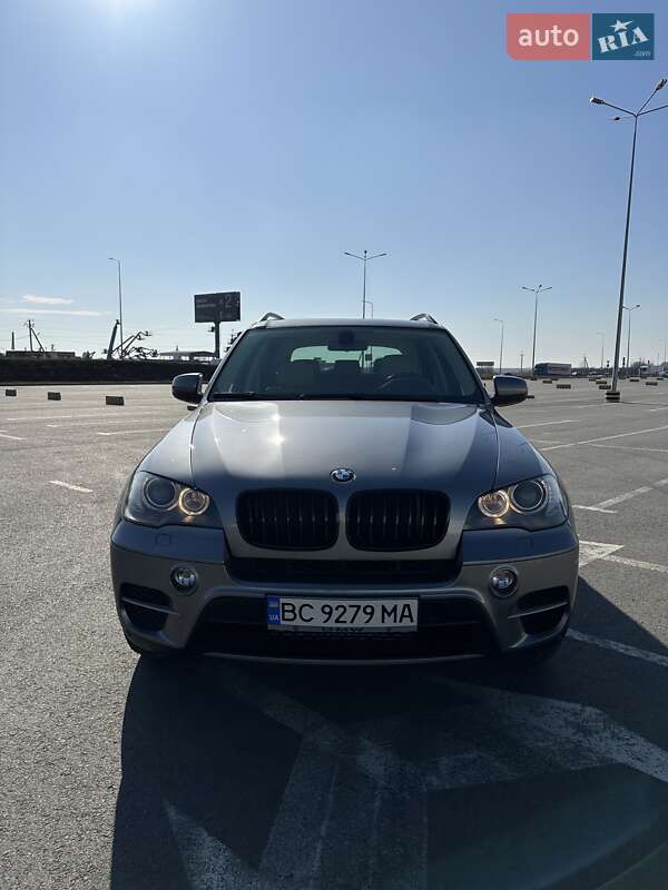 Позашляховик / Кросовер BMW X5 2010 в Львові