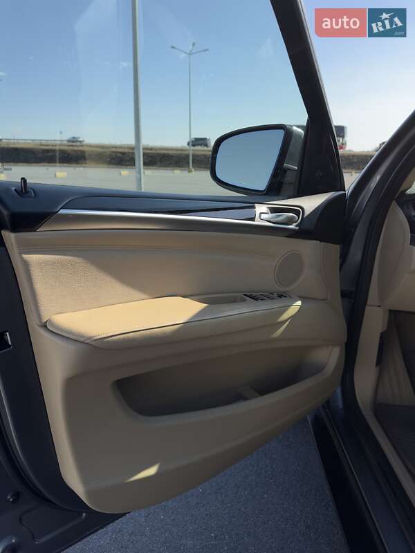 Позашляховик / Кросовер BMW X5 2010 в Львові
