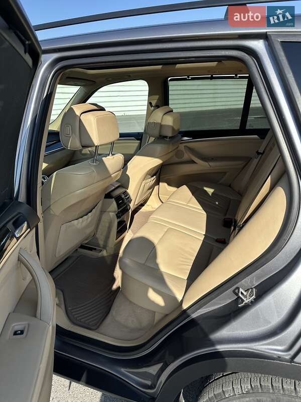 Позашляховик / Кросовер BMW X5 2010 в Львові
