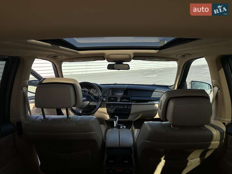 Позашляховик / Кросовер BMW X5 2010 в Львові
