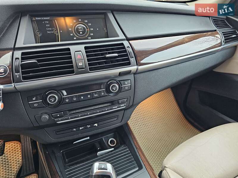 Позашляховик / Кросовер BMW X5 2011 в Запоріжжі