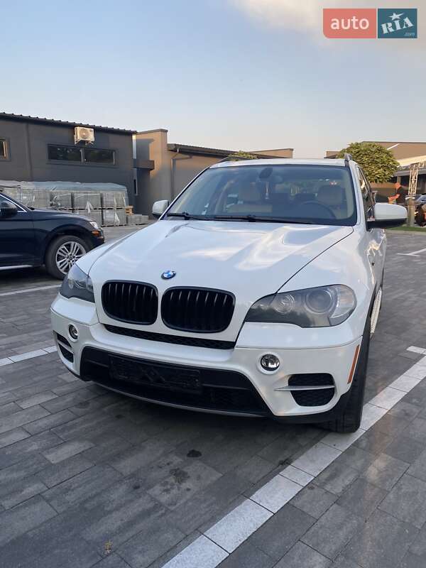 Позашляховик / Кросовер BMW X5 2010 в Луцьку