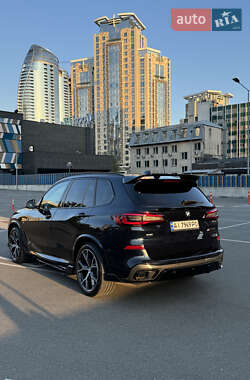 Позашляховик / Кросовер BMW X5 2022 в 