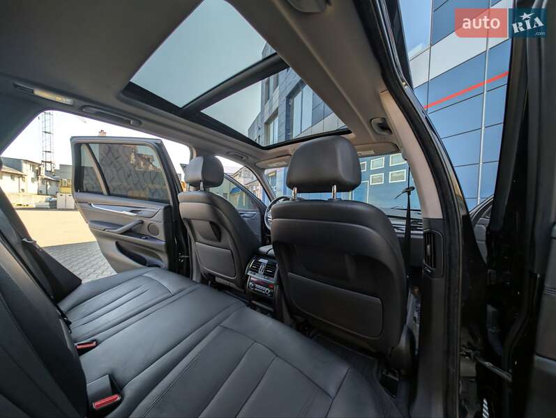 Позашляховик / Кросовер BMW X5 2015 в Косові