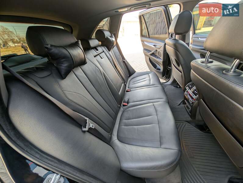 Позашляховик / Кросовер BMW X5 2015 в Косові