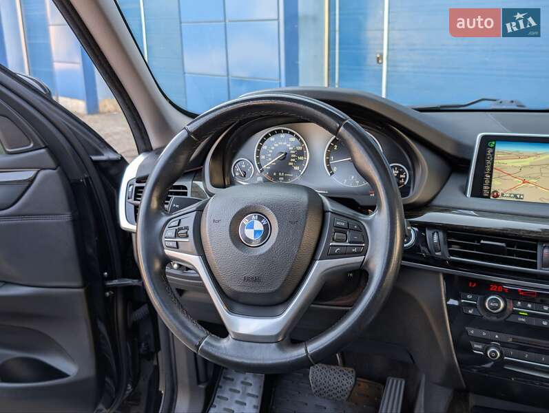 Позашляховик / Кросовер BMW X5 2015 в Косові
