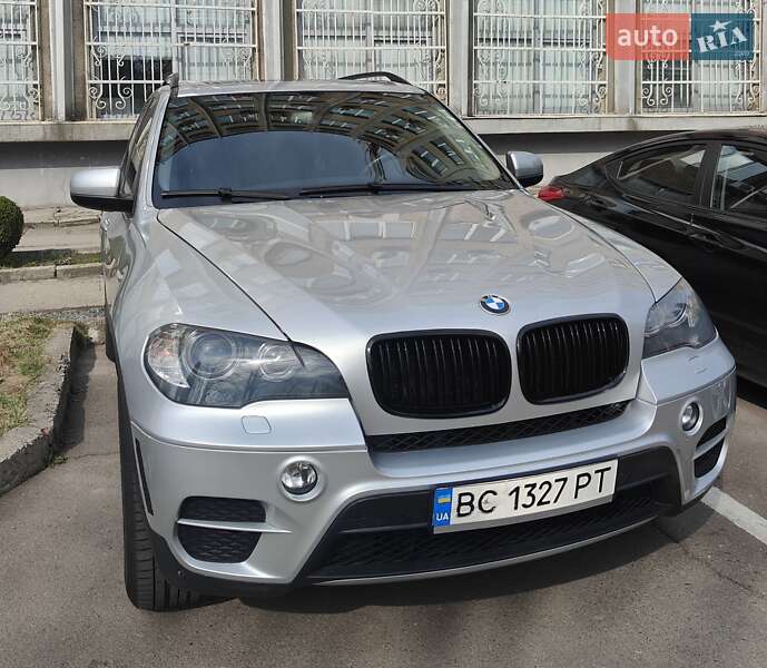 Позашляховик / Кросовер BMW X5 2010 в Львові