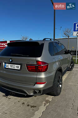 Позашляховик / Кросовер BMW X5 2010 в 