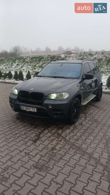 Позашляховик / Кросовер BMW X5 2011 в 