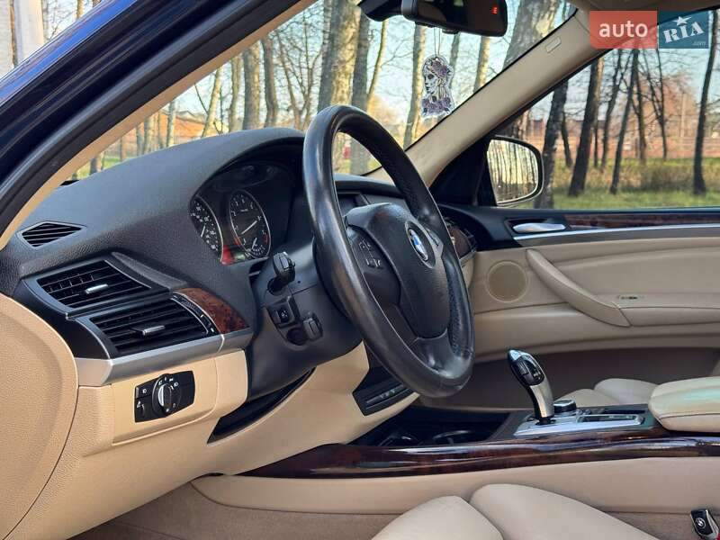 Позашляховик / Кросовер BMW X5 2011 в Охтирці