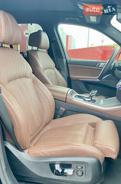 Позашляховик / Кросовер BMW X5 2021 в 