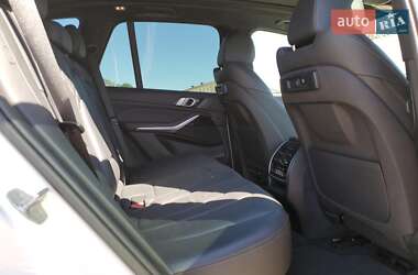 Позашляховик / Кросовер BMW X5 2018 в 