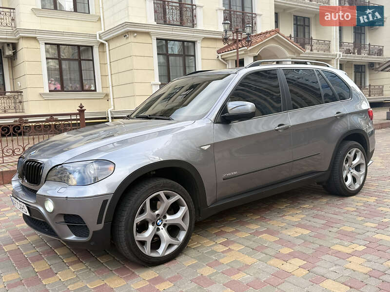 Внедорожник / Кроссовер BMW X5 2011 в 