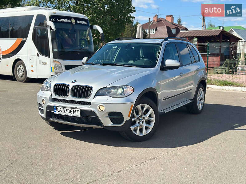 Позашляховик / Кросовер BMW X5 2011 в 