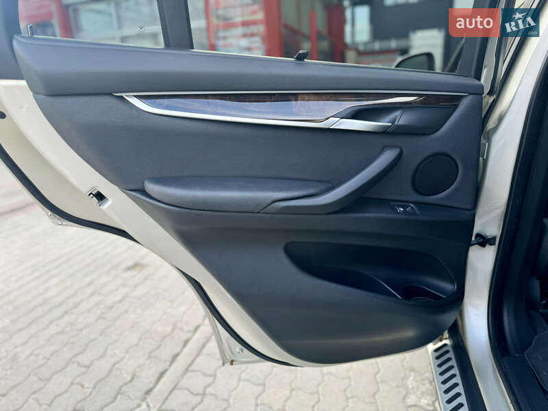 Позашляховик / Кросовер BMW X5 2015 в Львові