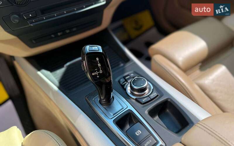 Внедорожник / Кроссовер BMW X5 2011 в Черновцах