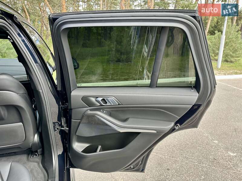 Внедорожник / Кроссовер BMW X5 2022 в Киеве