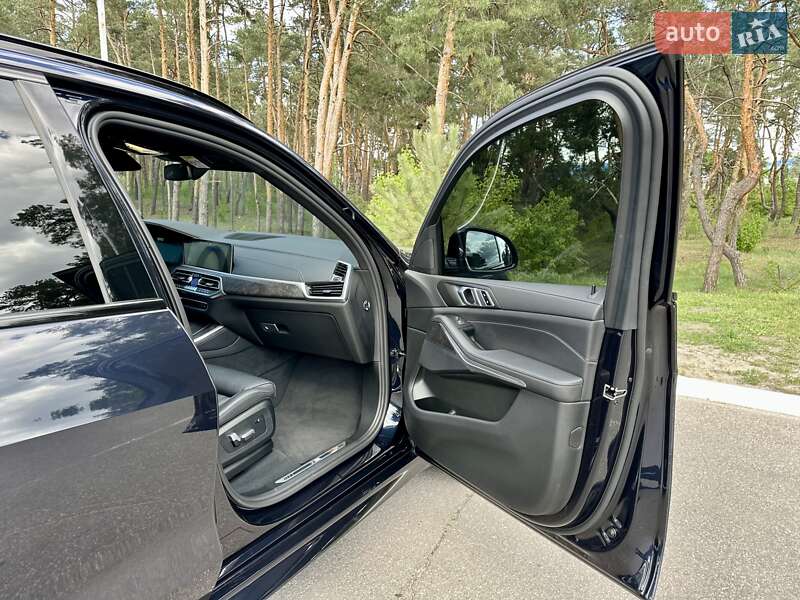 Внедорожник / Кроссовер BMW X5 2022 в Киеве