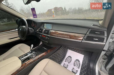 Позашляховик / Кросовер BMW X5 2011 в 
