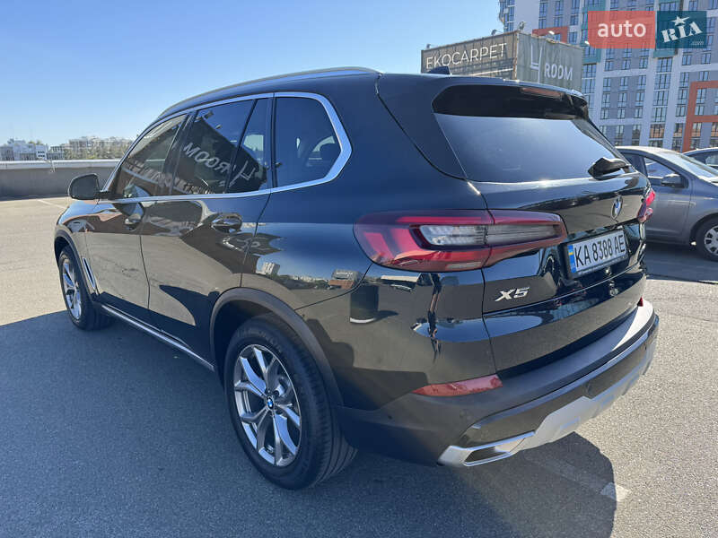 Внедорожник / Кроссовер BMW X5 2021 в Киеве