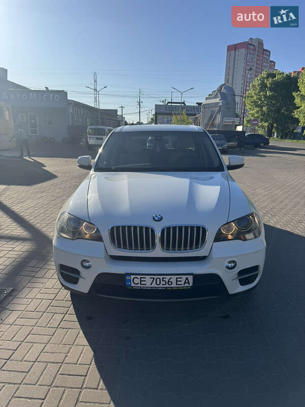 Позашляховик / Кросовер BMW X5 2010 в Чернівцях