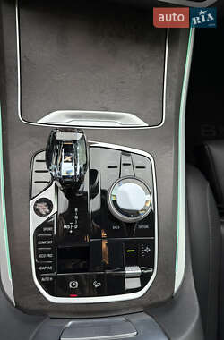 Позашляховик / Кросовер BMW X5 2021 в 