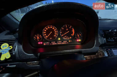 Позашляховик / Кросовер BMW X5 2003 в 