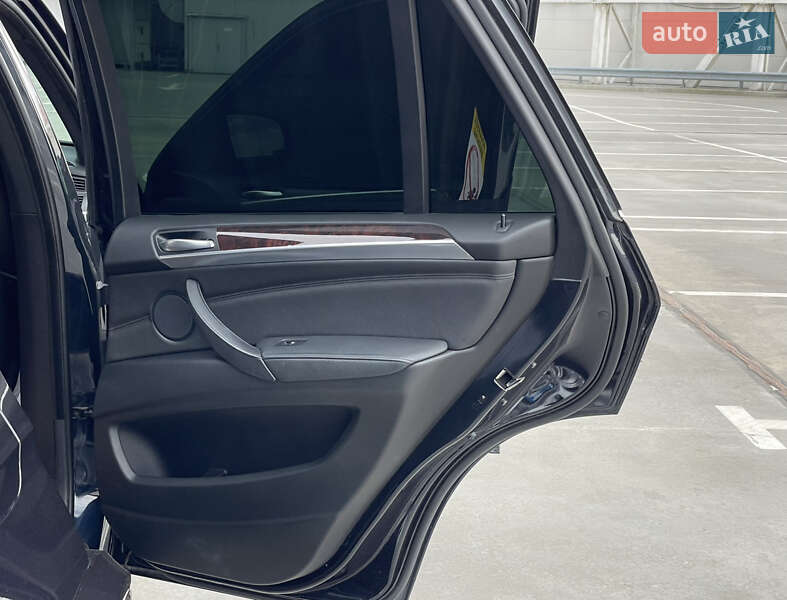 Позашляховик / Кросовер BMW X5 2009 в Києві