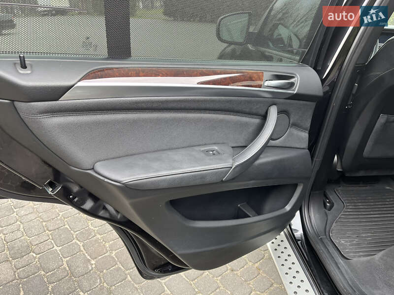 Позашляховик / Кросовер BMW X5 2012 в Львові
