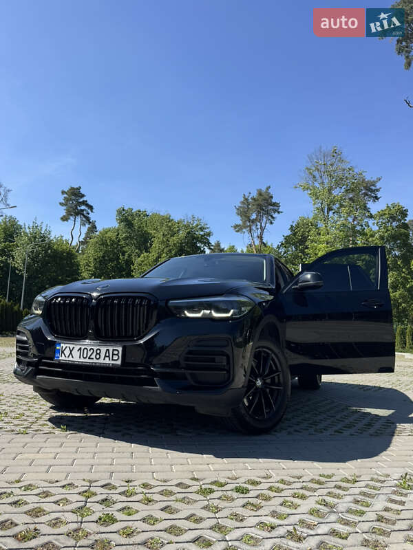 Внедорожник / Кроссовер BMW X5 2021 в Харькове
