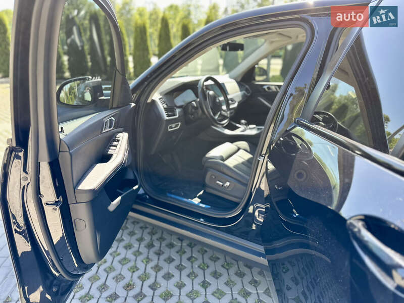 Внедорожник / Кроссовер BMW X5 2021 в Харькове