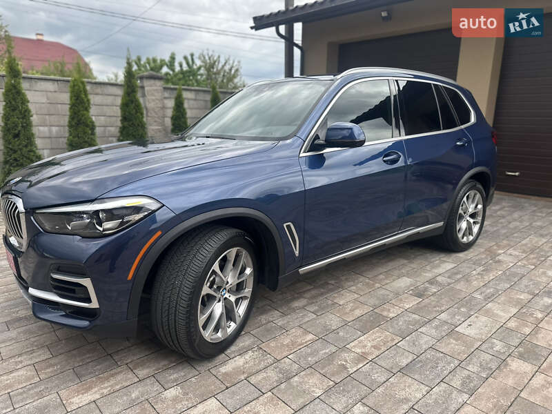 Позашляховик / Кросовер BMW X5 2022 в 