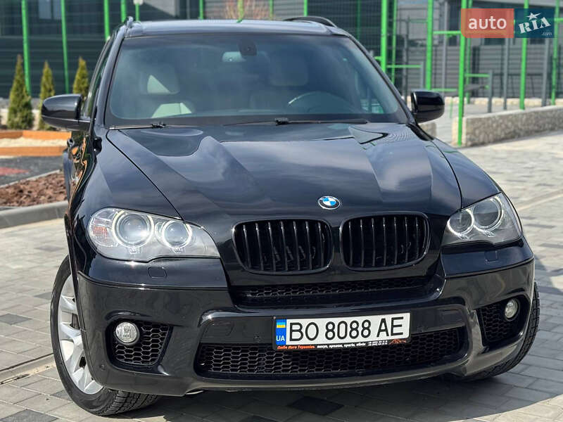 Позашляховик / Кросовер BMW X5 2011 в 
