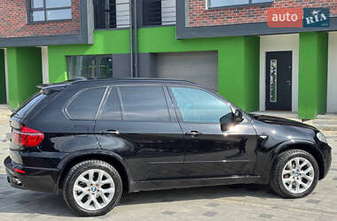 Позашляховик / Кросовер BMW X5 2011 в 