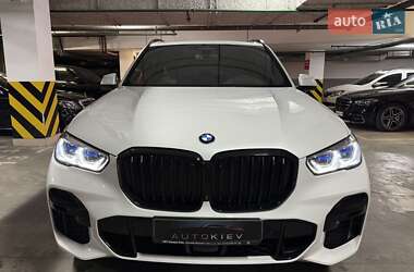 Позашляховик / Кросовер BMW X5 2021 в 