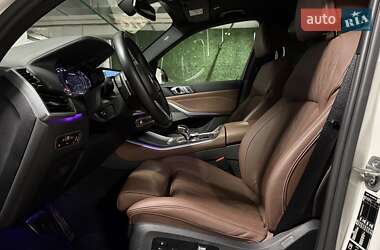 Позашляховик / Кросовер BMW X5 2021 в 