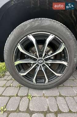 Внедорожник / Кроссовер BMW X5 2011 в 