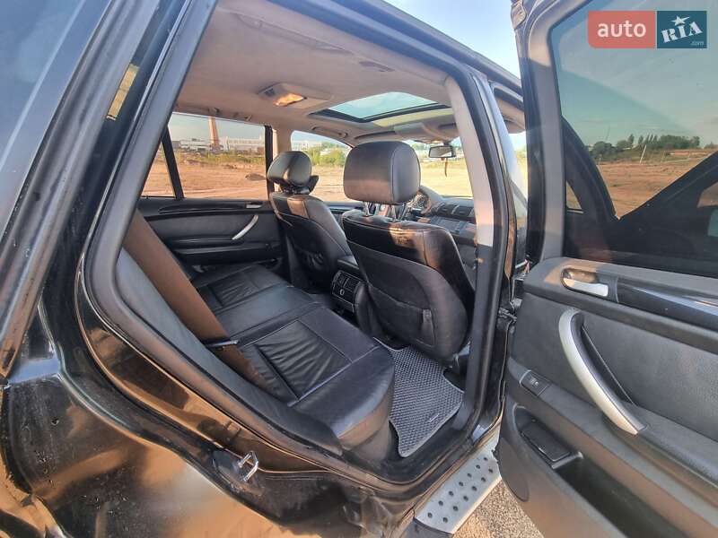 Внедорожник / Кроссовер BMW X5 2002 в Ровно