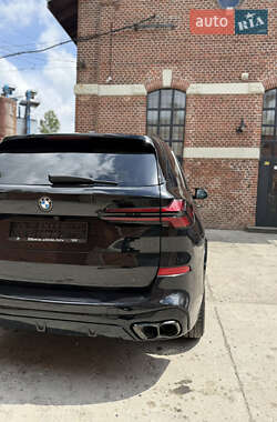 Позашляховик / Кросовер BMW X5 2024 в 